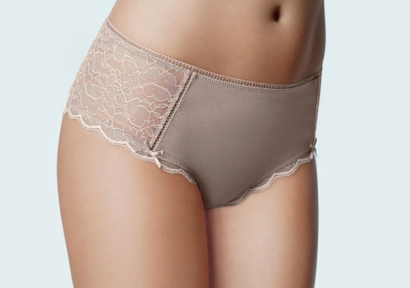 WonderBra Feminine cheeky panty – Style E0580 - Basics by Mail